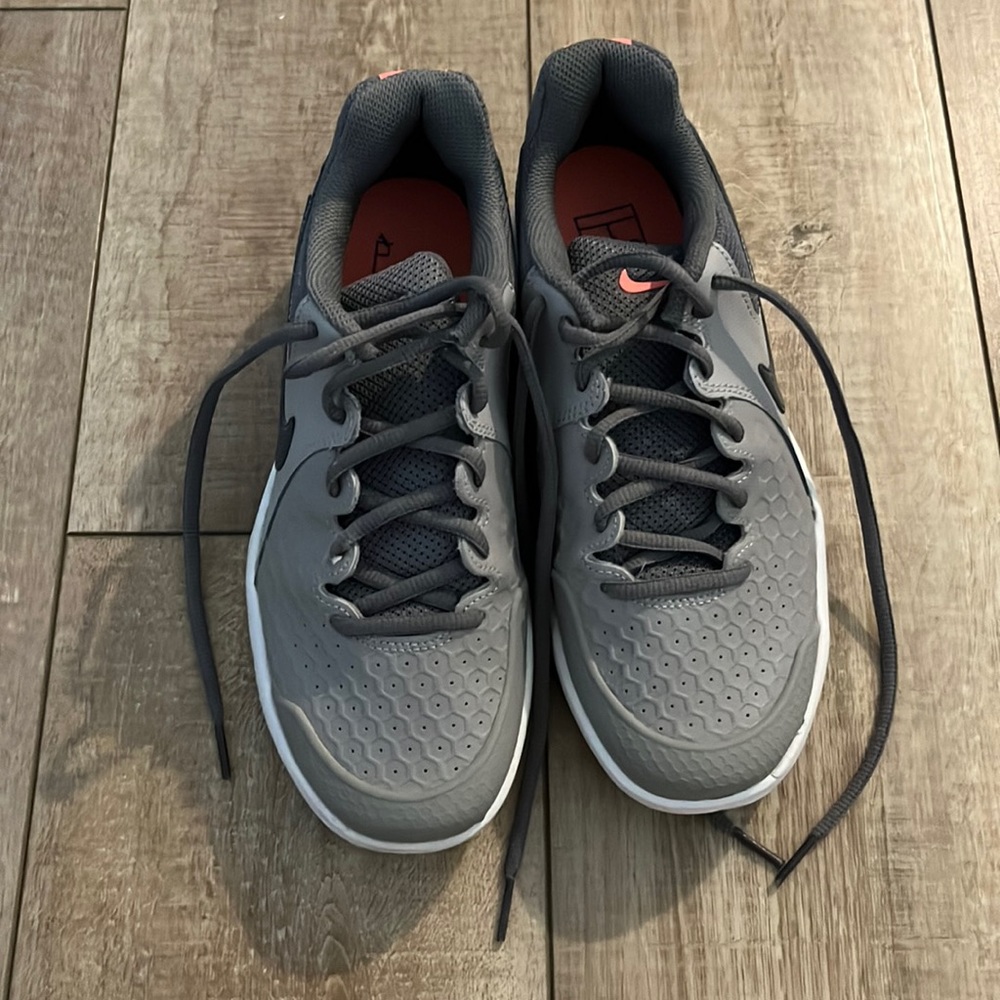 Nike Tennis Shoes
